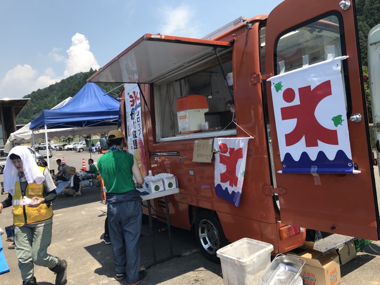 キッチンカーで災害ボランティア