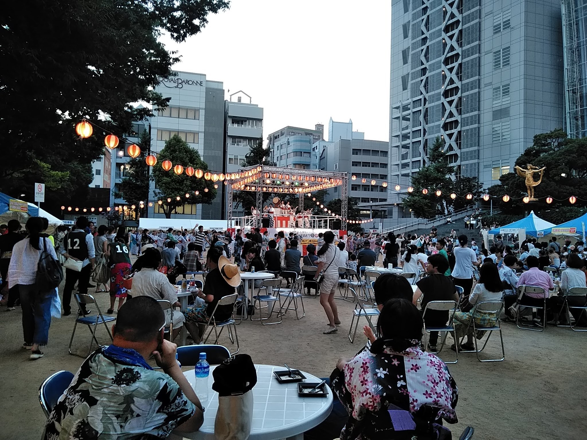 夏祭りや花火大会、盆踊り大会にもキッチンカーが活躍します！