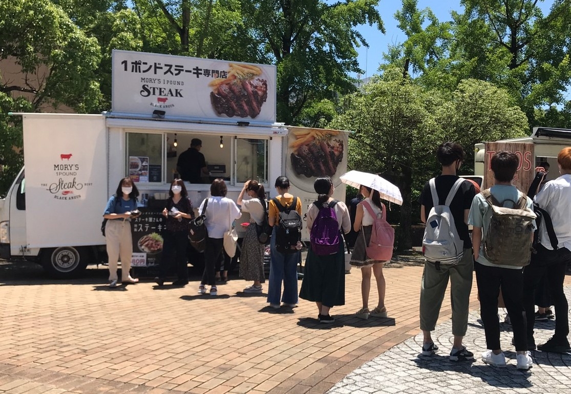高校や大学の文化祭、学園祭にもキッチンカーが活躍します！